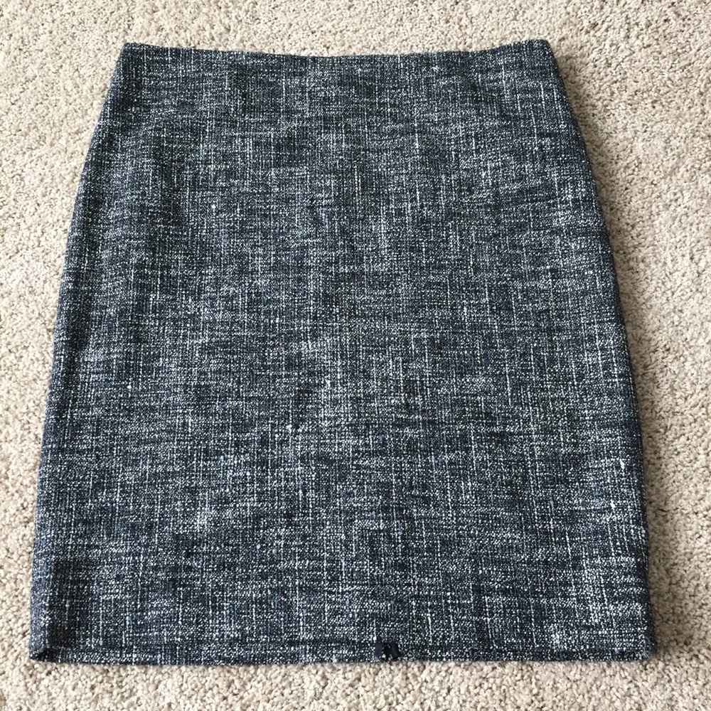 NWT Theory Pencil Skirt